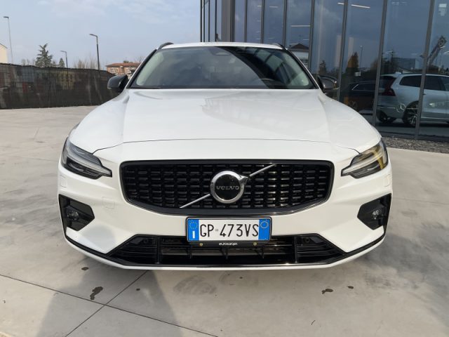 Volvo V60 B4 (d) automatico Plus Dark - foto 2 di 4