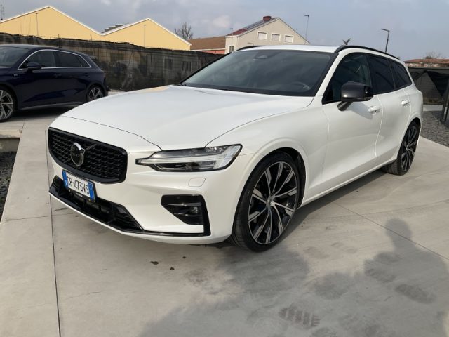 Volvo V60 B4 (d) automatico Plus Dark - foto 3 di 4
