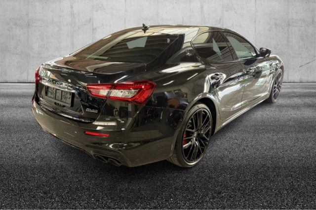 Maserati Ghibli V6 430 CV Q4 Gransport - foto 3 di 4