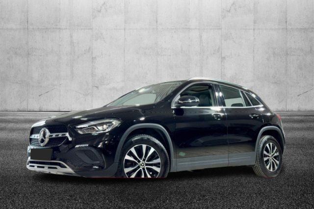 Mercedes-Benz GLA 200 d Automatic Business usato a PIEVE DI CENTO
