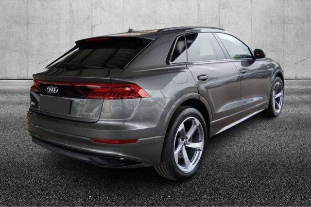 Audi Q8 50 TDI 286 CV quattro tiptronic Sport - foto 3 di 4