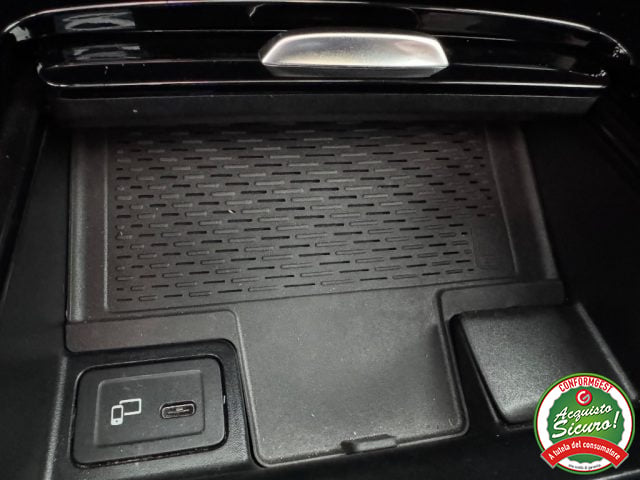 Mercedes-Benz GLA 200 d AMG Premium Tetto Multibeam Designo Full Opt, del 2021, 28.500 km, in vendita a Giugliano In Campania (NA)
