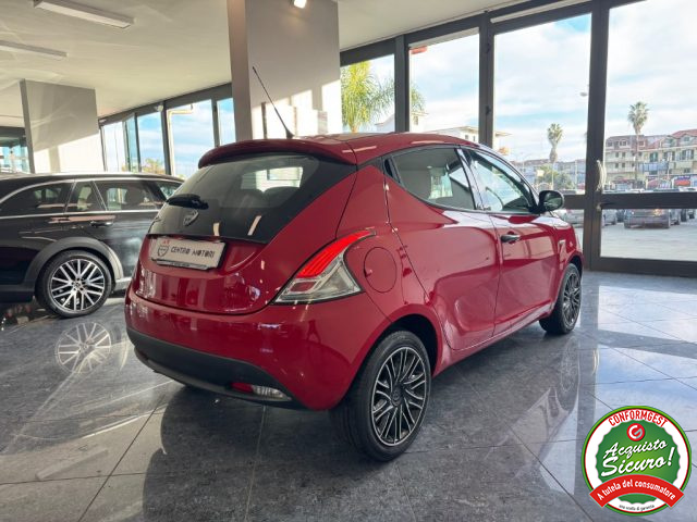 Lancia Ypsilon 1.2 69 CV 5 porte GPL Ecochic Elefantino Blu usato a GIUGLIANO IN CAMPANIA