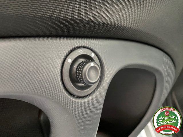 smart forTwo 70 1.0 twinamic Automatica Passion, del 2018, 139.800 km, in vendita a Giugliano In Campania (NA)
