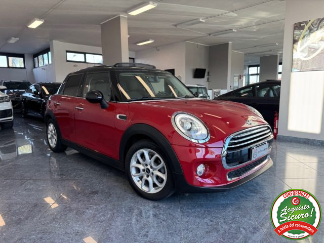 MINI Cooper D 1.5 D Boost 5p Autom Tetto Navi Led Full Opt - foto 3 di 4