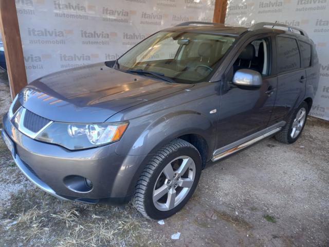 Mitsubishi Outlander 2.2 DI-D Instyle 7 posti GARANZIA 12 MESI PRONTA usato a ROMA