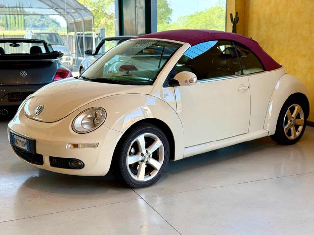 Volkswagen New Beetle 1.6 Cabrio - foto 3 di 4
