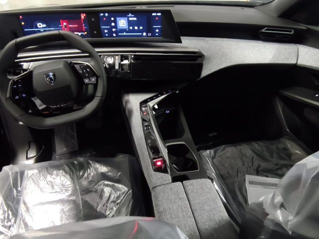 Peugeot 3008 Hybrid 145 e-DCS6 Allure - foto 2 di 2