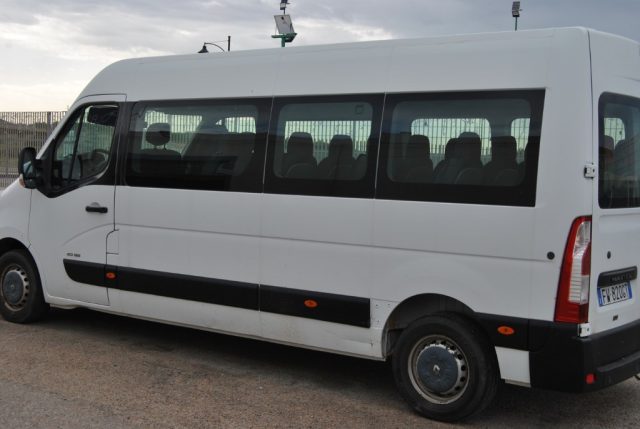 Renault Master T35 2.3 dCi/125 PL 125CV 16 POSTI - foto 2 di 3