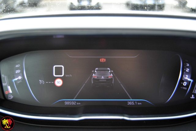 Peugeot 3008 BlueHDi 130 S&S Allure, del 2022, 98.542 km, in vendita a Olbia (OT)