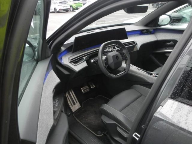 Peugeot 3008 Hybrid 145 e-DCS6 GT - foto 3 di 3
