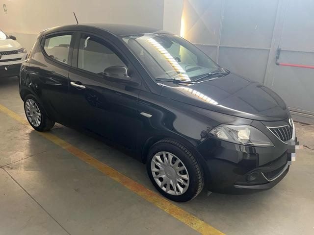 Lancia Ypsilon 1.0 FireFly HYBRID 70cv S&S Ecochic usato a NAPOLI