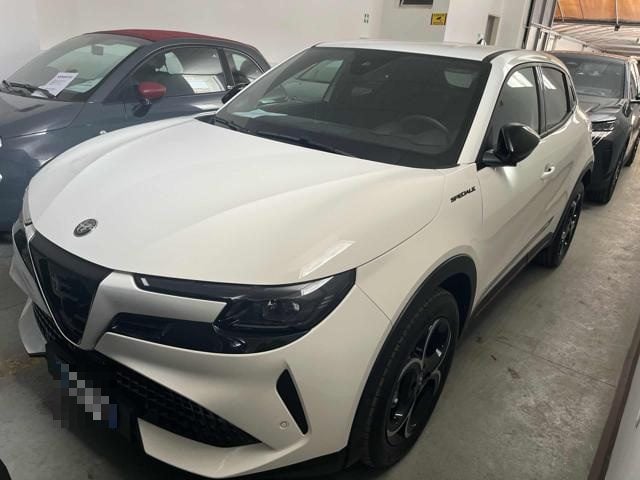 Alfa Romeo Junior SPECIALE 1.2 Hybrid 145 CV eDCT6 SPECIALE - foto 2 di 4
