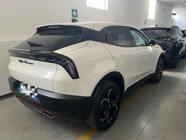Alfa Romeo Junior SPECIALE 1.2 Hybrid 145 CV eDCT6 SPECIALE - foto 3 di 4