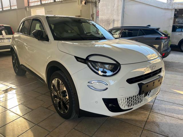 Fiat 600 La Prima Hybrid 110 CV DCT MHEV, del 2025, 19.000 km, in vendita a Napoli (NA)