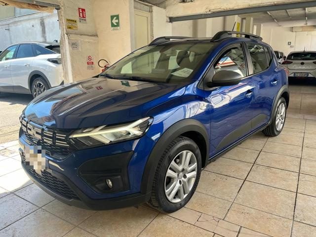 Dacia Sandero Stepway 1.0 TCe ECO-GPL, del 2023, 117.000 km, in vendita a Napoli (NA)