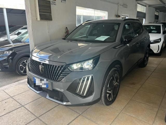 Peugeot 2008 ALLURE + VISION PACK 1.2 PureTech 100 S&S, del 2025, 30.000 km, in vendita a Napoli (NA)