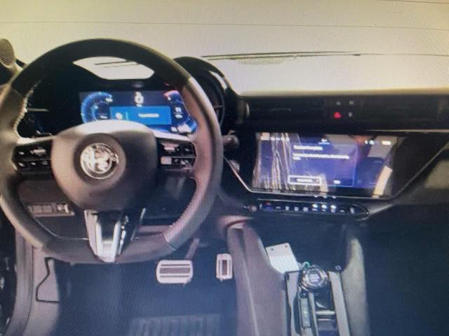 Alfa Romeo Junior SPORT SPECIALE 1.2 HYBRID 145 - foto 3 di 4