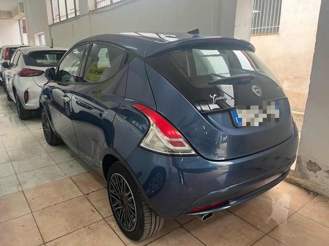 Lancia Ypsilon GOLD 1.0 FireFly HYBRID 70cv S&S - foto 2 di 4