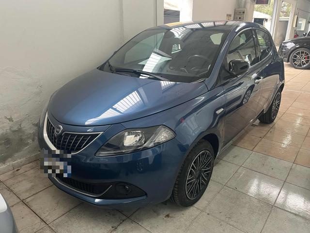 Lancia Ypsilon GOLD 1.0 FireFly HYBRID 70cv S&S, del 2022, 90.000 km, in vendita a Napoli (NA)