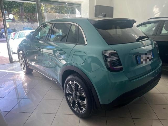 Fiat 600 La Prima Hybrid 110 CV DCT MHEV - foto 2 di 4