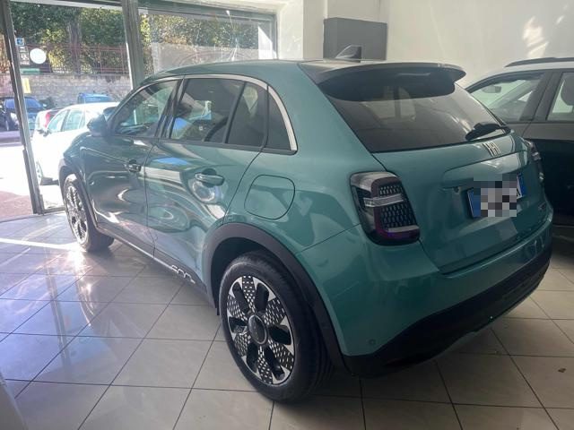 Fiat 600 La Prima Hybrid 110 CV DCT MHEV - foto 2 di 4
