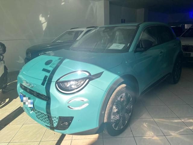 Fiat 600 La Prima Hybrid 110 CV DCT MHEV, del 2025, in vendita a Napoli (NA)