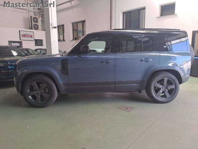 Land Rover Defender Defender 2020 110 3.0d i6 mhev SE awd 250cv auto 7 - foto 3 di 4