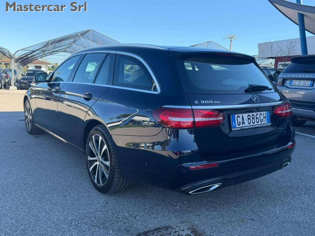 Mercedes-Benz E 300 300 de eq-power Business Sport auto - GA886GH - foto 3 di 4