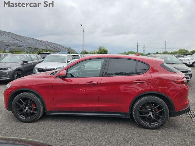 Alfa Romeo Stelvio Stelvio 2.2 t Sprint Q4 190cv auto - GB496NV - foto 3 di 4