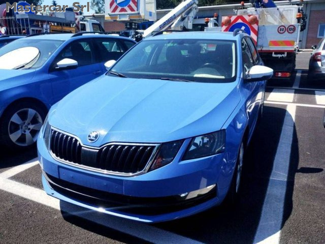 Skoda Octavia Wagon 2.0 tdi Executive 150cv - GA041KJ - foto 2 di 4