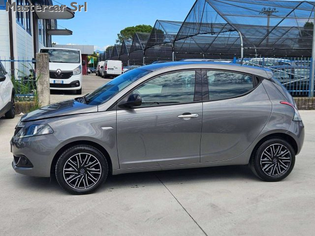 Lancia Ypsilon neopatentati 1.0 firefly hybrid Gold tg :GK292RF - foto 4 di 4