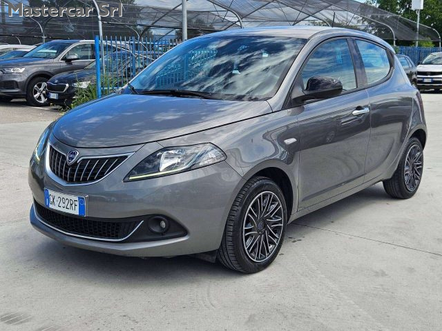 Lancia Ypsilon neopatentati 1.0 firefly hybrid Gold tg :GK292RF - foto 2 di 4