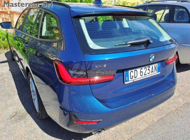 BMW 320 320d Touring mhev 48V xdrive Business Advantage au - foto 4 di 4
