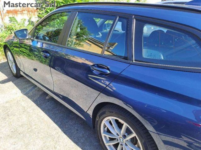 BMW 320 320d Touring mhev 48V xdrive Business Advantage au - foto 3 di 4