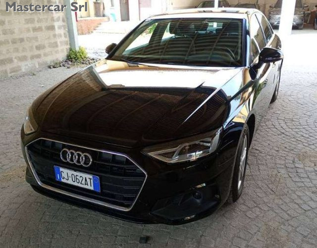 Audi A4 A4 Berlina 30 2.0 tdi mhev Business 136cv s-tronic - foto 2 di 4