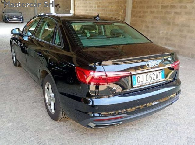 Audi A4 A4 Berlina 30 2.0 tdi mhev Business 136cv s-tronic - foto 4 di 4