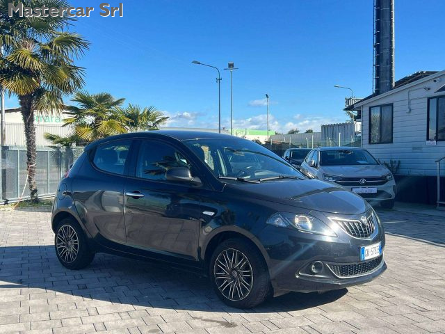 Lancia Ypsilon 5p. Neopatentati 1.0 hybrid Gold tg: GK578ZB - foto 3 di 4