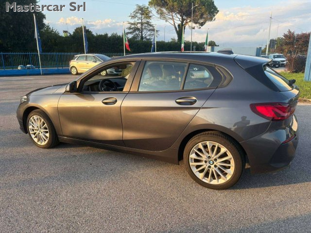 BMW 120 Serie 1 F40 120d xdrive Bus Adva auto GB628PB - foto 4 di 4
