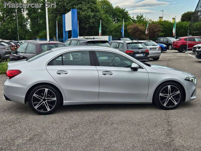 Mercedes-Benz A 180 d 116cv Automatic Sport Berlina - FZ218WS - foto 4 di 4