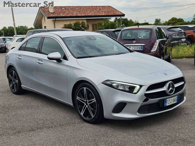 Mercedes-Benz A 180 d 116cv Automatic Sport Berlina - FZ218WS - foto 3 di 4