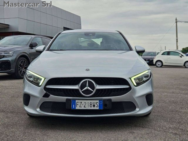 Mercedes-Benz A 180 d 116cv Automatic Sport Berlina - FZ218WS - foto 2 di 4