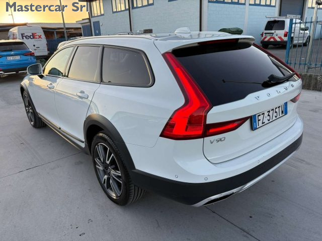 Volvo V90 Cross Country 2.0 d5 Pro awd geartronic my19 - FZ375TW - foto 4 di 4