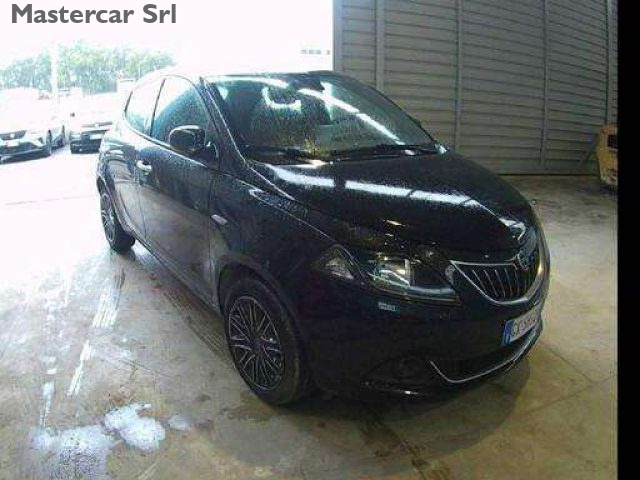Lancia Ypsilon 5posti Neopatentati 1.0 hybrid Gold tg: GK585ZB - foto 3 di 4