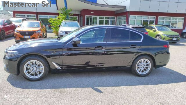 BMW 530 Serie 5 2020 Berlina LCI 530e Business auto - GF32 - foto 3 di 4