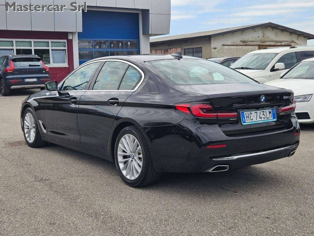 BMW 520 Serie 5 G30 2020 Berlina 520d mhev 48V Luxury auto - foto 4 di 4