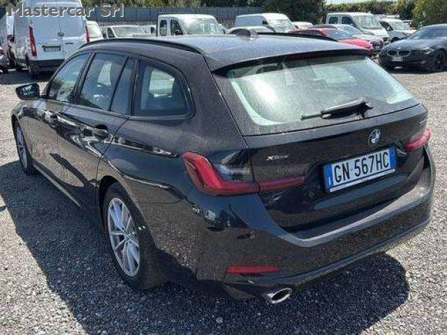 BMW 320 G21 2022 Touring 320d mhev 48V xdrive auto - GN567 - foto 4 di 4