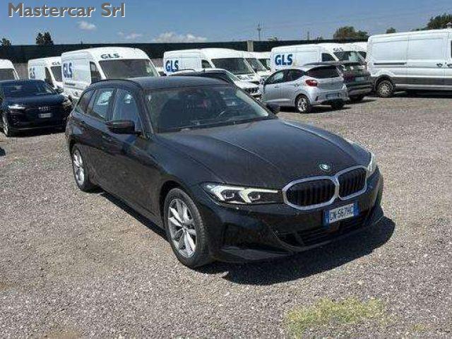 BMW 320 G21 2022 Touring 320d mhev 48V xdrive auto - GN567 - foto 3 di 4