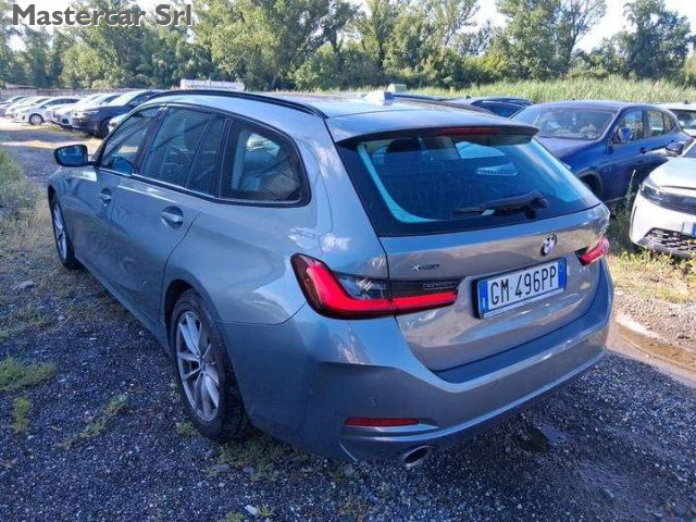 BMW 320 Serie 3 G21 2022 Touring 320d Touring mhev 48V xdr - foto 4 di 4