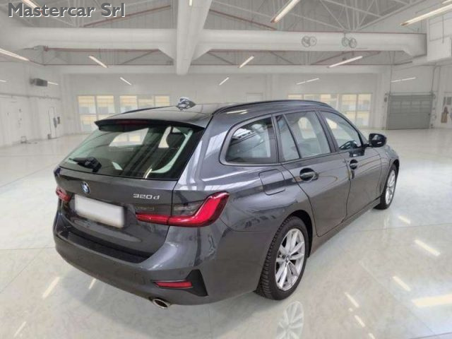 BMW 320 G21 320d Touring mhev 48V xdrive Business Advantag - foto 2 di 4